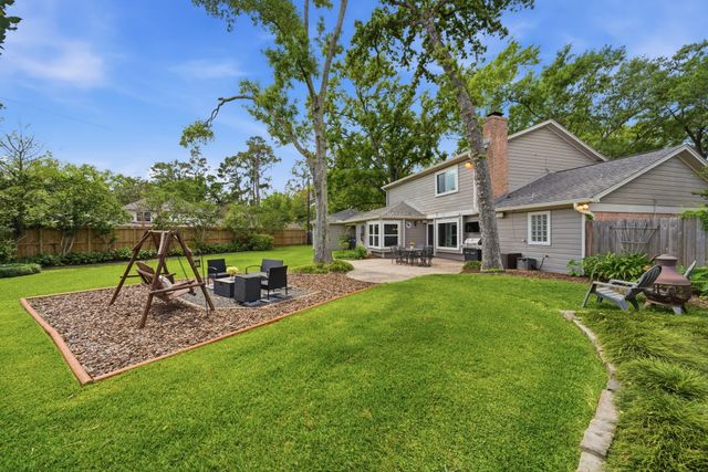 8307 Creekstone Circle, Houston, TX 77055