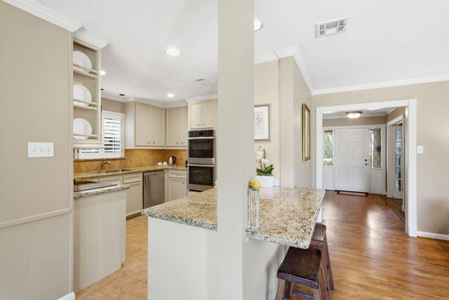 8307 Creekstone Circle, Houston, TX 77055