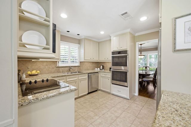 8307 Creekstone Circle, Houston, TX 77055