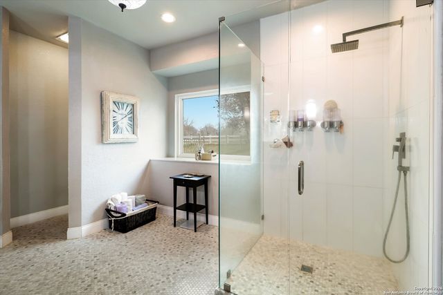 329 Cimarron, Floresville, TX 78114