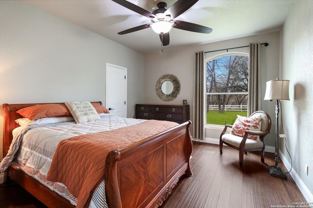 329 Cimarron, Floresville, TX 78114