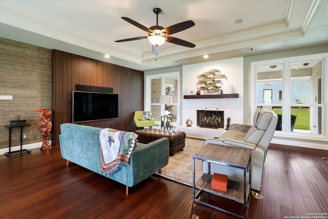 329 Cimarron, Floresville, TX 78114