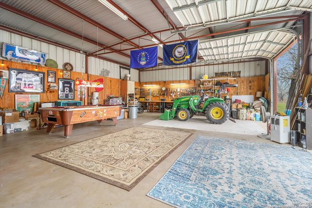 329 Cimarron, Floresville, TX 78114