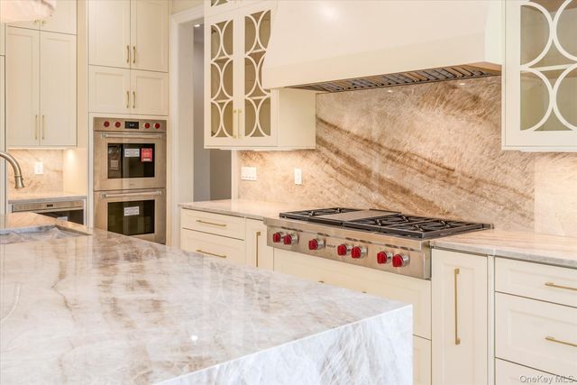 566A E Shore Road, Great Neck, NY 11024