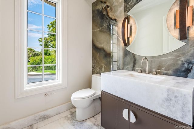 566A E Shore Road, Great Neck, NY 11024