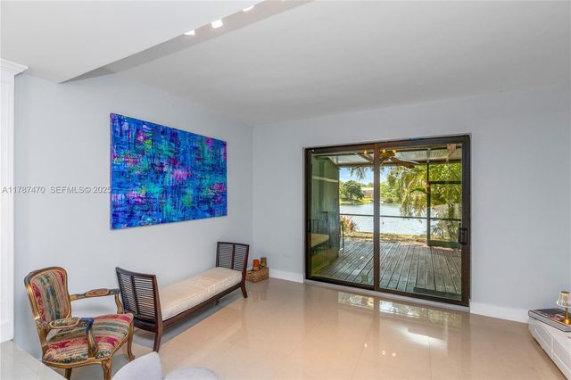 8956 Palm Tree Lane 8956, Pembroke Pines, FL 33024