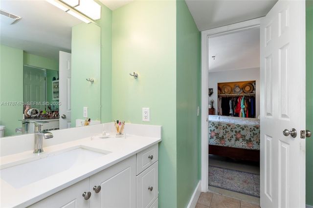 8956 Palm Tree Lane 8956, Pembroke Pines, FL 33024