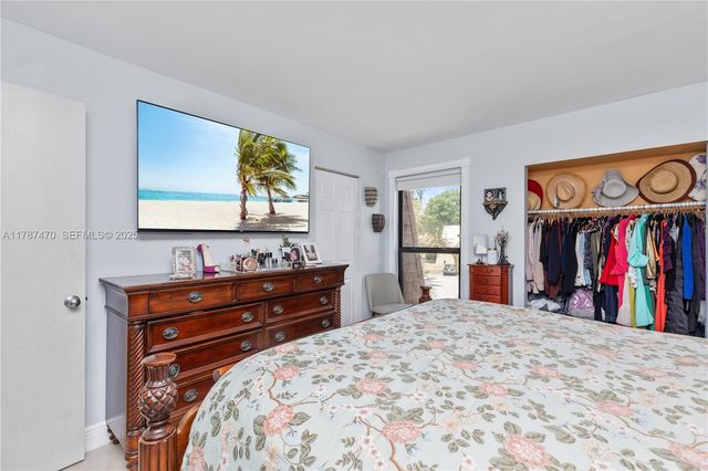 8956 Palm Tree Lane 8956, Pembroke Pines, FL 33024