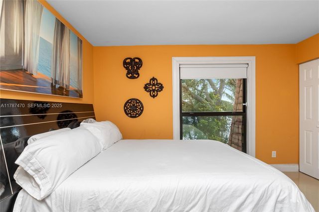 8956 Palm Tree Lane 8956, Pembroke Pines, FL 33024