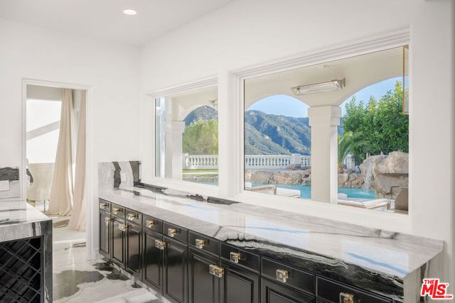 25665 Mulholland Highway, Calabasas, CA 91302