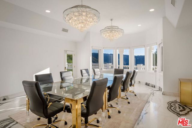 25665 Mulholland Highway, Calabasas, CA 91302