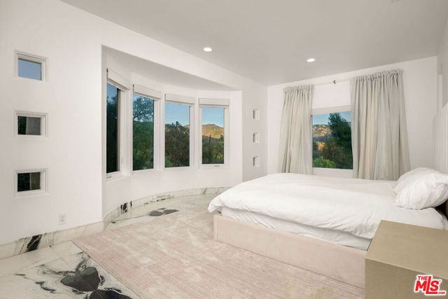 25665 Mulholland Highway, Calabasas, CA 91302