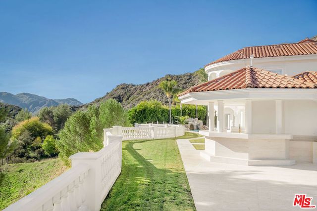 25665 Mulholland Highway, Calabasas, CA 91302