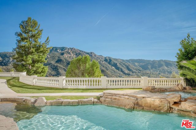 25665 Mulholland Highway, Calabasas, CA 91302