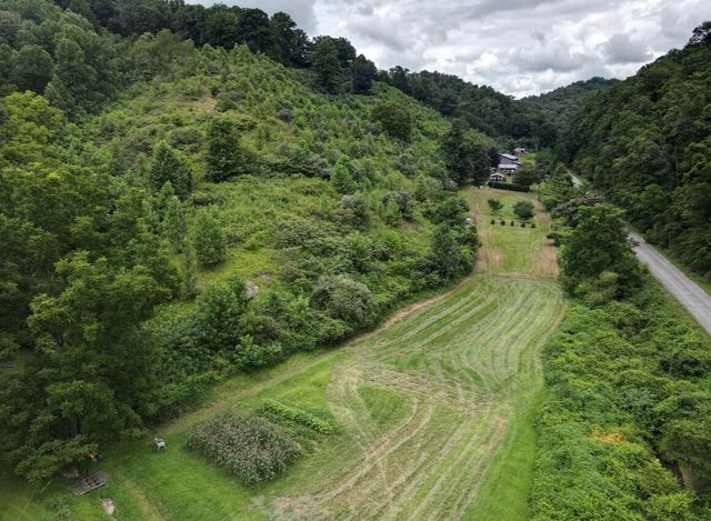 1267 Lower Taulbee Fork Road, Vancleve, KY 41385
