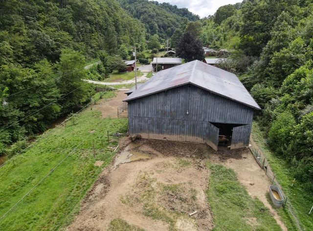 1267 Lower Taulbee Fork Road, Vancleve, KY 41385