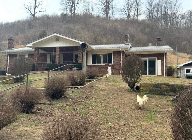 1267 Lower Taulbee Fork Road, Vancleve, KY 41385