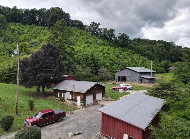 1267 Lower Taulbee Fork Road, Vancleve, KY 41385