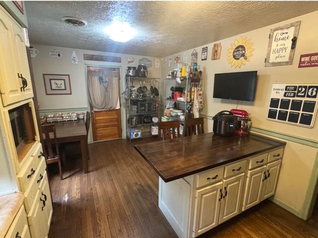 1267 Lower Taulbee Fork Road, Vancleve, KY 41385