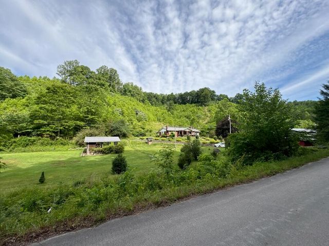 1267 Lower Taulbee Fork Road, Vancleve, KY 41385