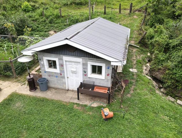 1267 Lower Taulbee Fork Road, Vancleve, KY 41385