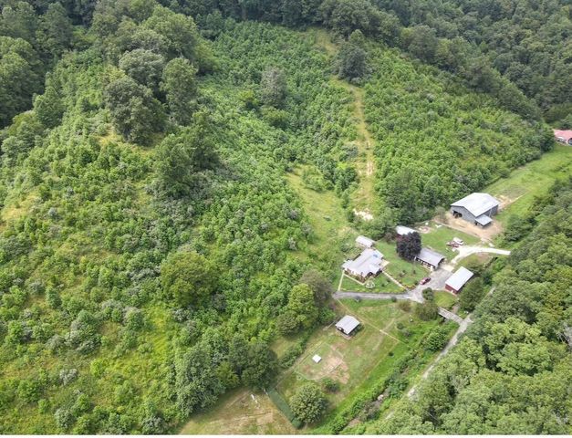 1267 Lower Taulbee Fork Road, Vancleve, KY 41385