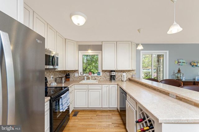 103 HILLSIDE DR, Locust Grove, VA 22508
