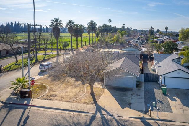 221 N Hillcrest Street, Porterville, CA 93257