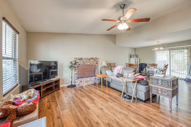 221 N Hillcrest Street, Porterville, CA 93257