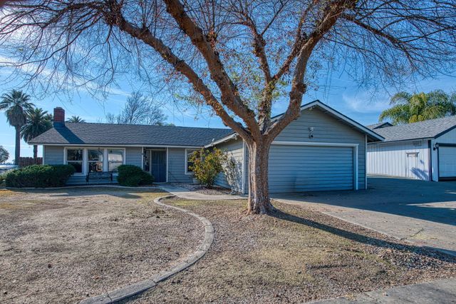 221 N Hillcrest Street, Porterville, CA 93257