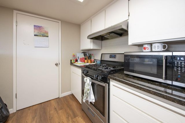 221 N Hillcrest Street, Porterville, CA 93257