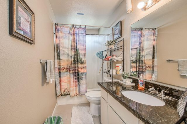 221 N Hillcrest Street, Porterville, CA 93257