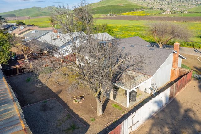 221 N Hillcrest Street, Porterville, CA 93257