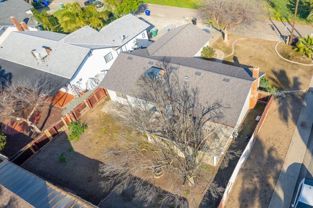 221 N Hillcrest Street, Porterville, CA 93257