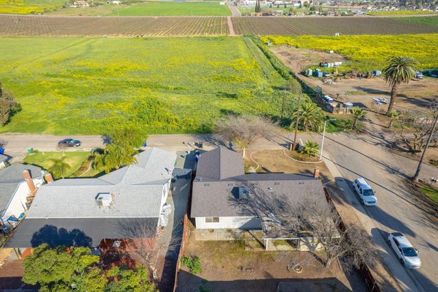 221 N Hillcrest Street, Porterville, CA 93257