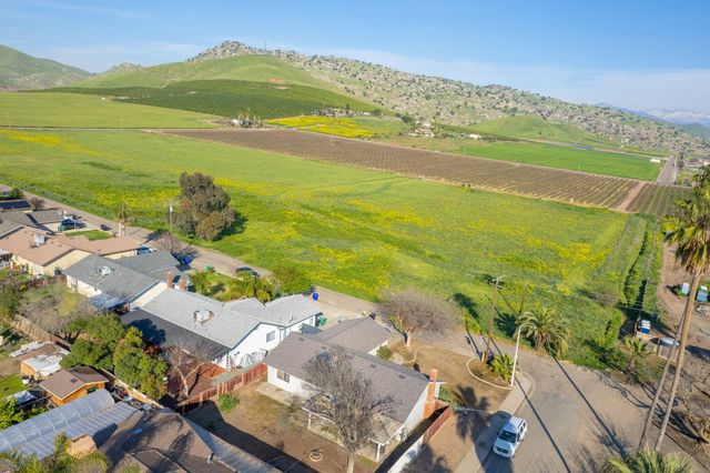 221 N Hillcrest Street, Porterville, CA 93257