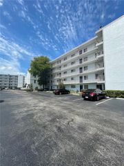 8610 N Sherman Cir 406, Miramar, FL 33025