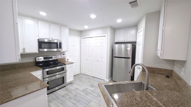 2956 S Bend Drive, Dallas, TX 75229