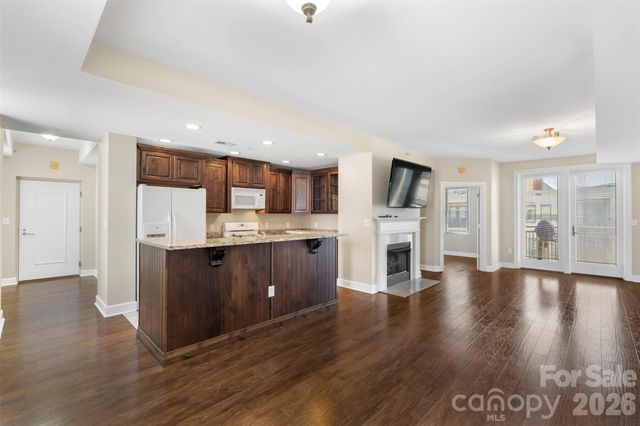 718 W Trade Street 801, Charlotte, NC 28202