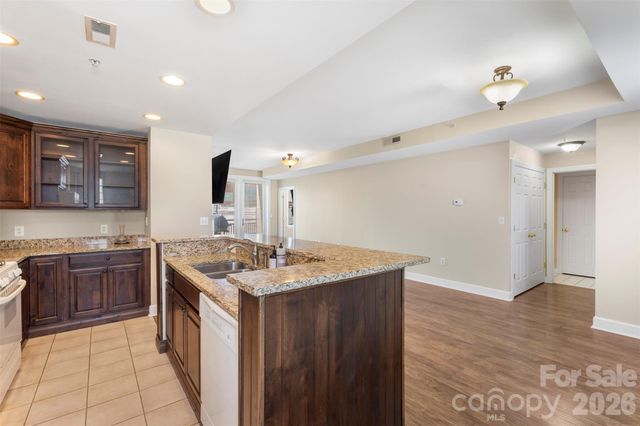 718 W Trade Street 801, Charlotte, NC 28202
