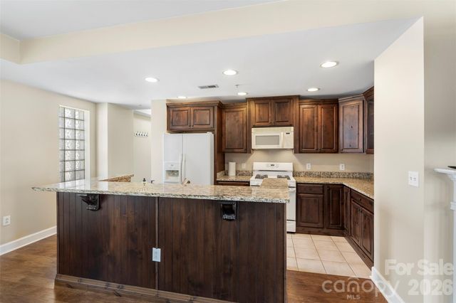 718 W Trade Street 801, Charlotte, NC 28202