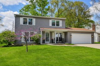 1702 La Palma Court, Wheaton, IL 60189