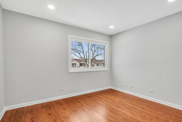 111 Windsor Drive, Vernon Hills, IL 60061