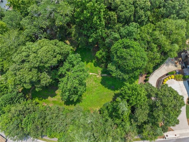 1748 Oak Tree Hollow, Gainesville, GA 30501