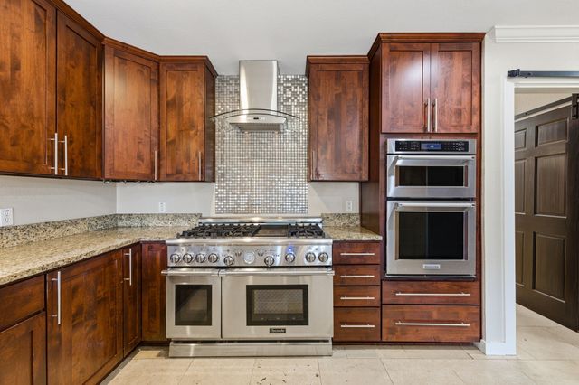 3332 Gatwick Place, Farmers Branch, TX 75234