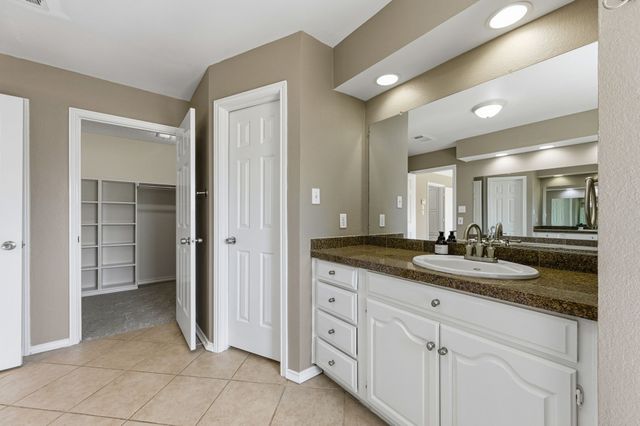 3332 Gatwick Place, Farmers Branch, TX 75234