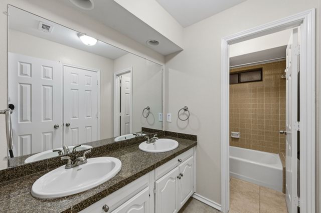 3332 Gatwick Place, Farmers Branch, TX 75234
