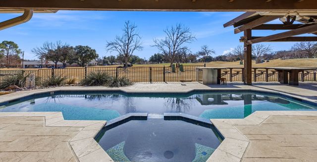 3332 Gatwick Place, Farmers Branch, TX 75234