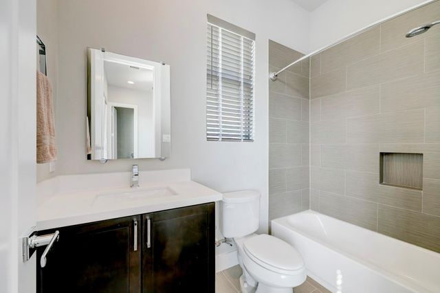 5622 Kiam Street F, Houston, TX 77007