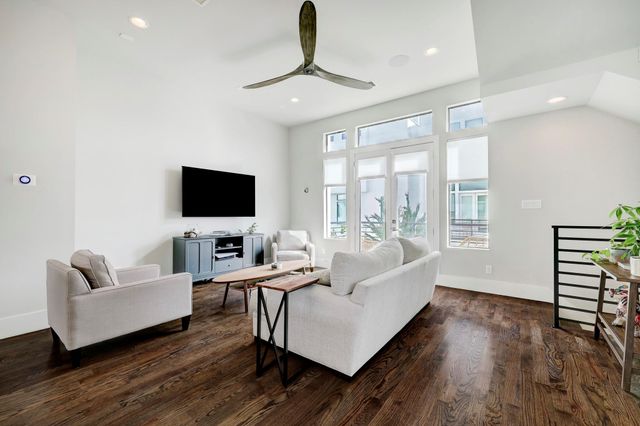 5622 Kiam Street F, Houston, TX 77007